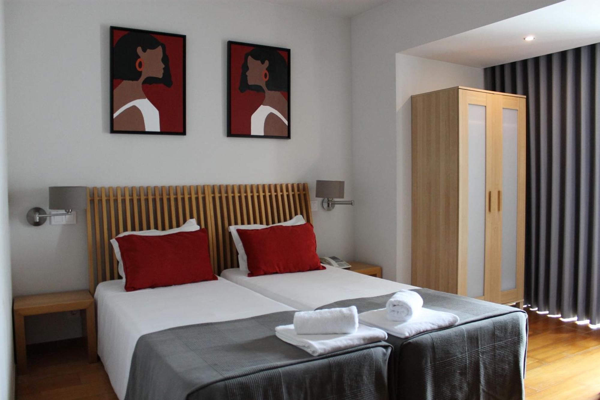 Hotel Paulo VI Rio Maior Bagian luar foto