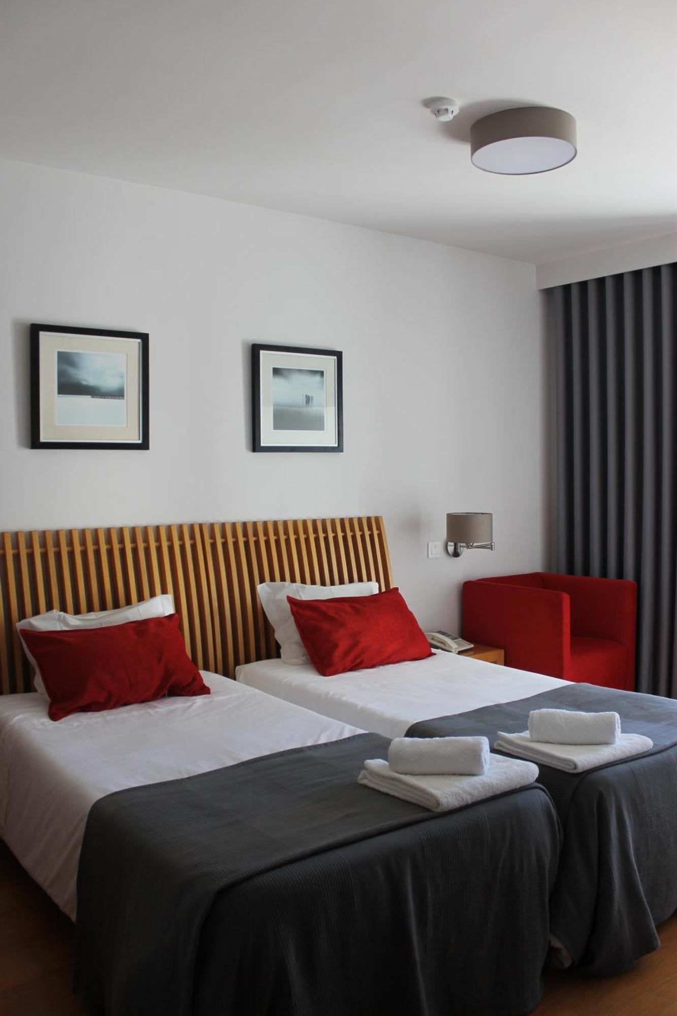 Hotel Paulo VI Rio Maior Bagian luar foto