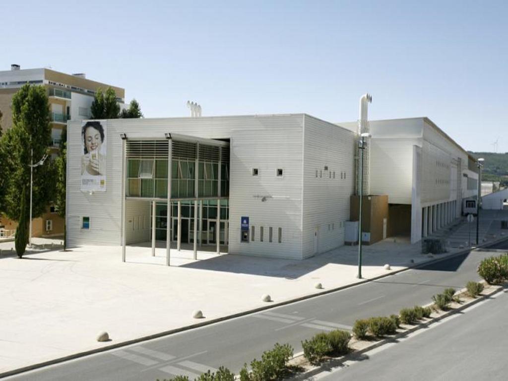 Hotel Paulo VI Rio Maior Bagian luar foto